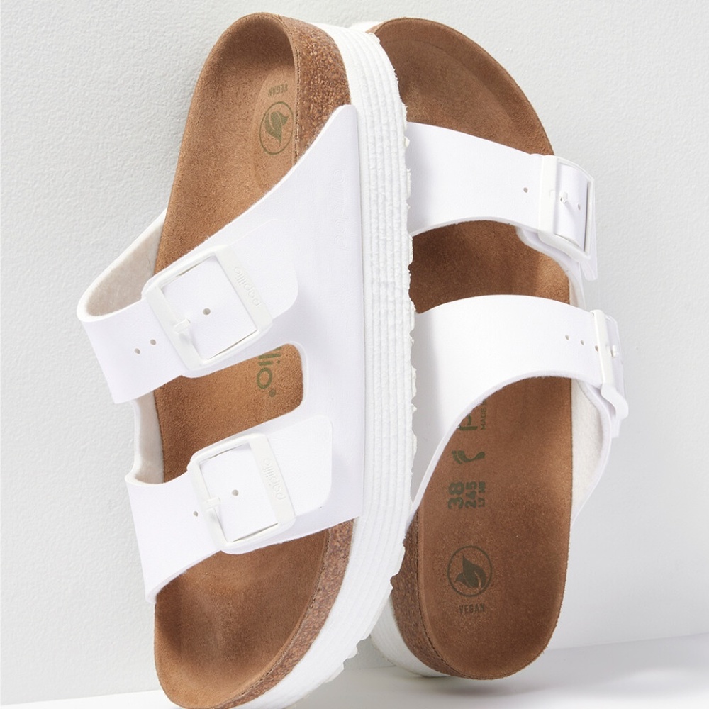 NWT Arizona Platform Vegan Sandal